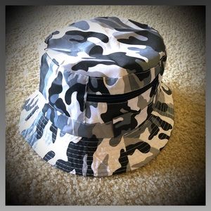 Bucket hat